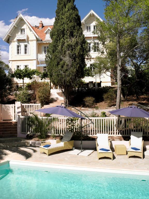 Hotel Villa La Cheneraie Saint-Raphaël Exterior foto