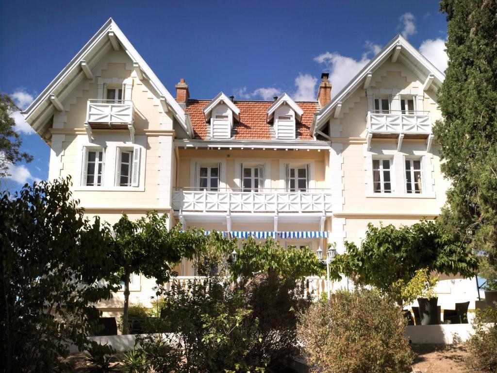 Hotel Villa La Cheneraie Saint-Raphaël Exterior foto